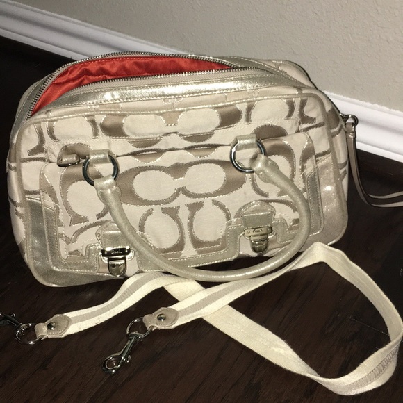 Coach Handbags - COACH PURSE